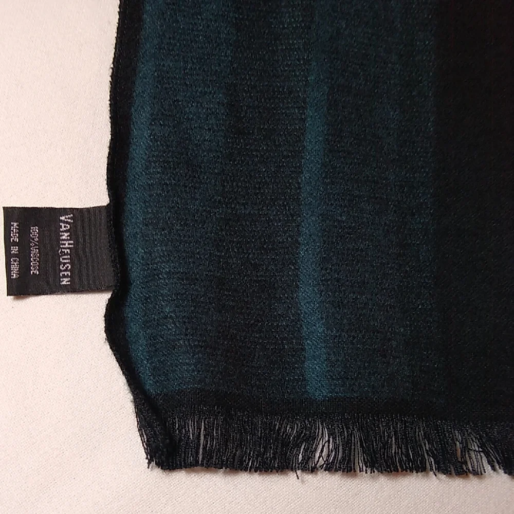 NWOT Van Heusen Teal & Black Scarf